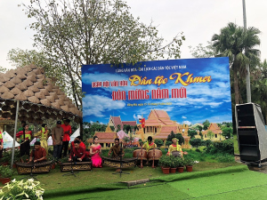 Tin ảnh: Tái hiện Tết Chôl Chnăm Thmây năm 2023 của dân tộc Khmer tỉnh Sóc Trăng tại khu Làng Văn hóa-Du lịch các dân tộc