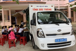 Nhóm phụ trách xe ô tô Thư viện lưu động đa phương tiện  Thư viện tỉnh– tấm gương điển hình về việc học tập và làm theo tư tưởng, đạo đức, phong cách Hồ Chí Minh